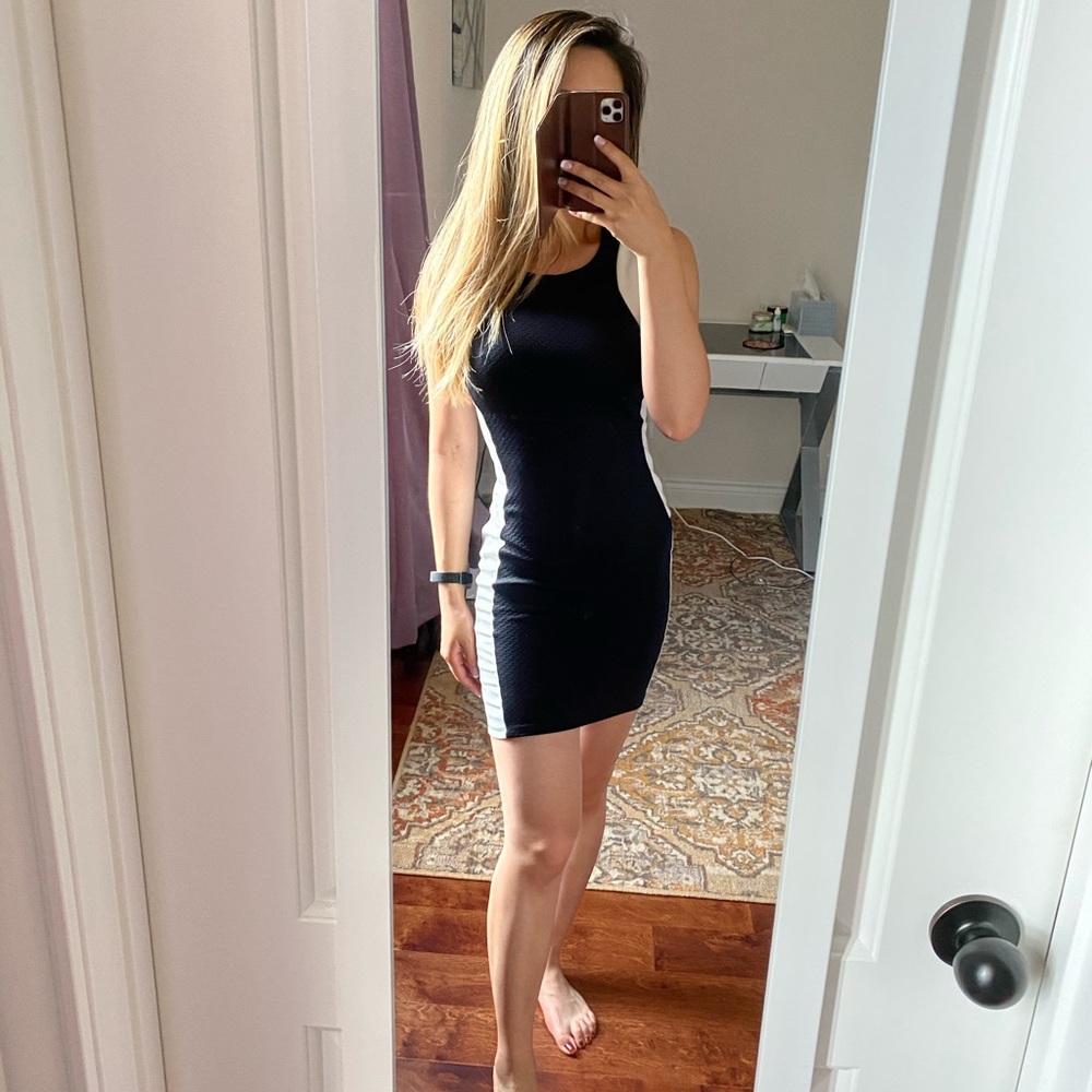 Stratevarious Body Con Dress Sz Small